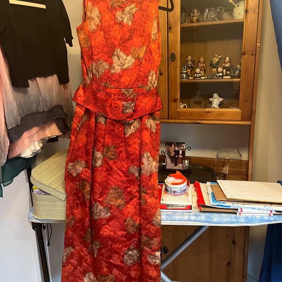 Custom Made-1960's Vintage Gown & Clutch - Picture 10 of 14